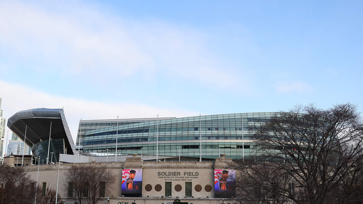 Soldier Field dome, pedestrian bridge proposed for Museum Campus