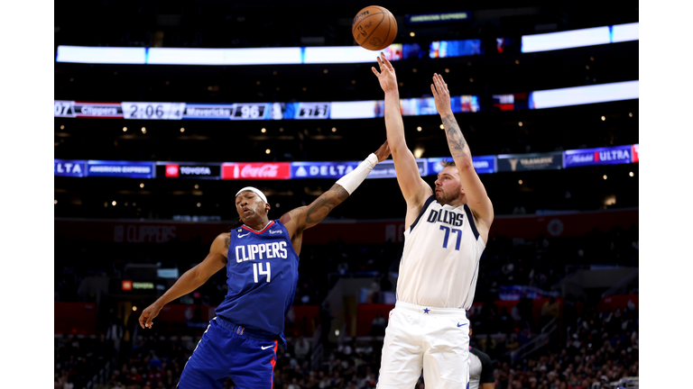 Dallas Mavericks v Los Angeles Clippers
