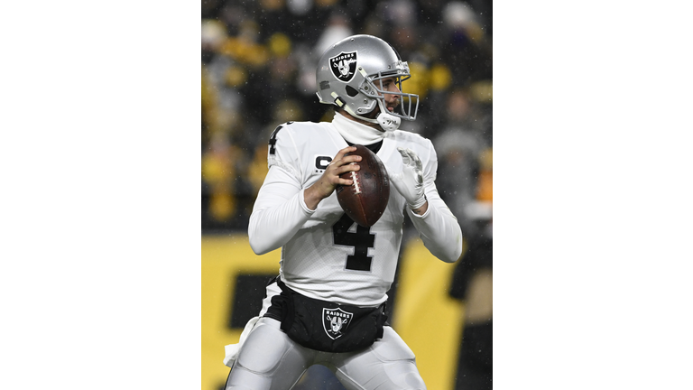 Derek Carr says goodbye to Raiders after 9 seasons