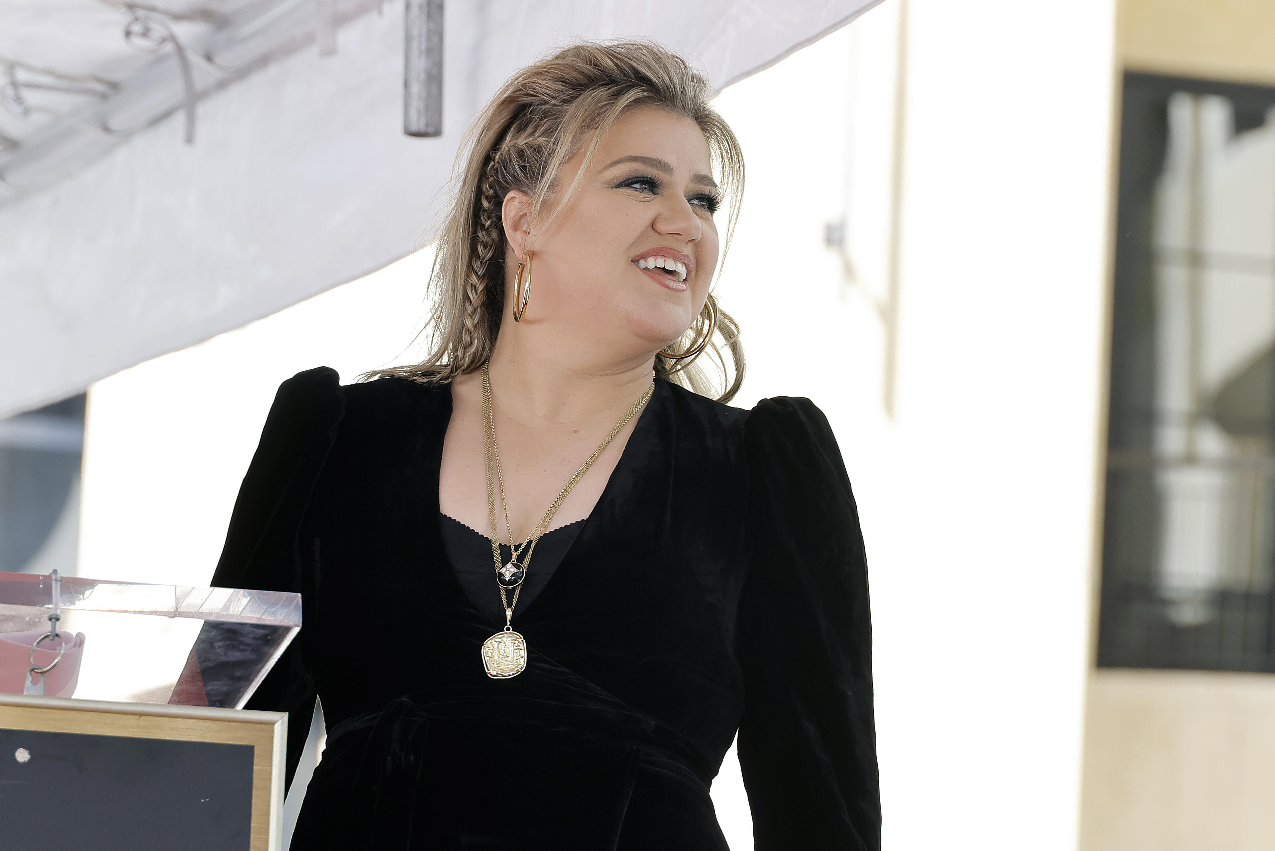 Kelly Clarkson Reveals New Album To Be Released In A 'Really Cool' Way