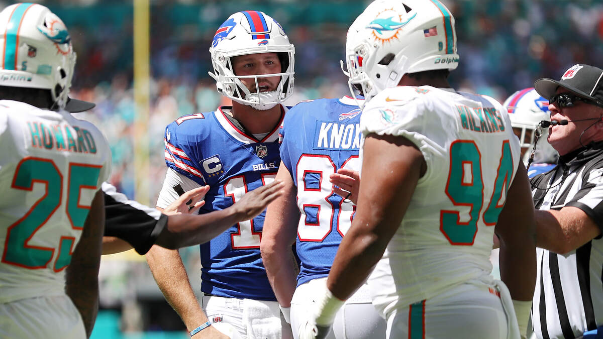 JOSH ALLEN BEATS UP 320 POUND 6'5 CHRISTIAN WILKINS FULL FIGHT VIDEO:  DOLPHINS VS BILLS, NFL