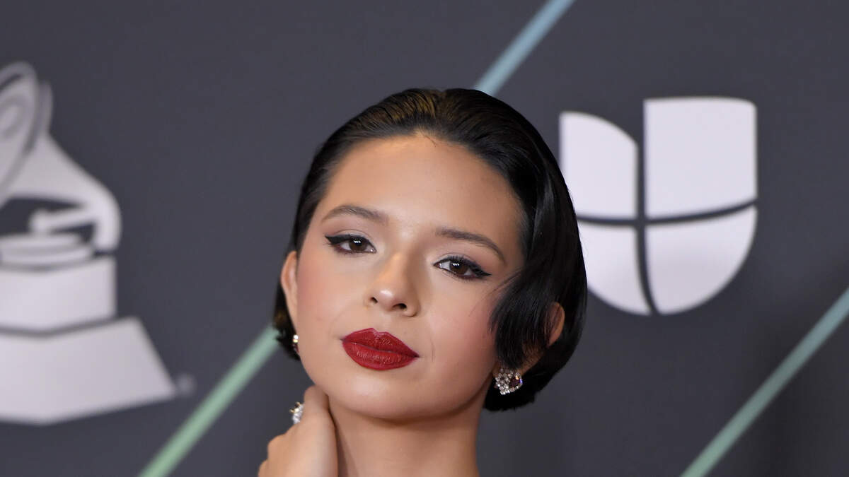 A la hija de Pepe Aguilar, Angela Aguilar le han violado su privacidad |  Rumba 100.3