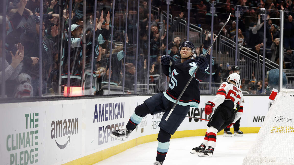 Burakovsky scores in OT to give Kraken 4-3 win over Devils