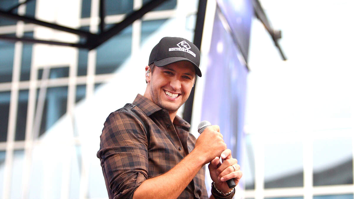 Luke Bryan and Bill Dance (and Bloopers!)