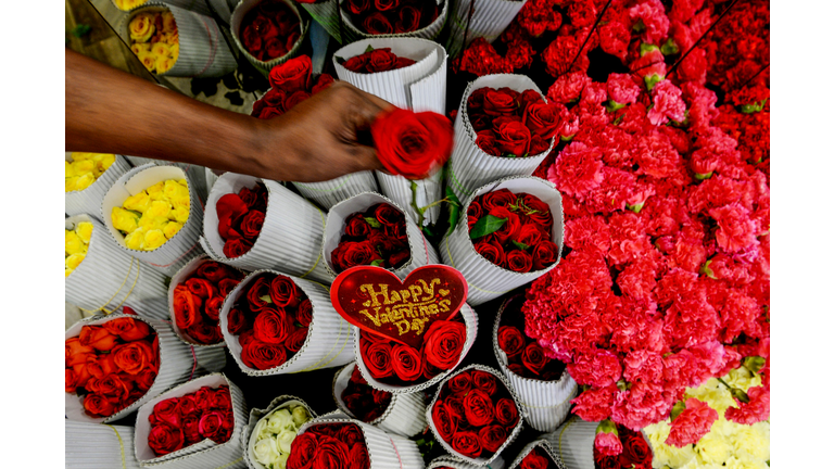 INDIA-SOCIETY-VALENTINES-DAY