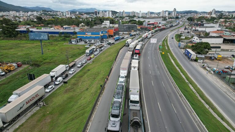 BRAZIL-ELECTION-BOLSONARO-TRUCKS-PROTEST-BLOCKADE