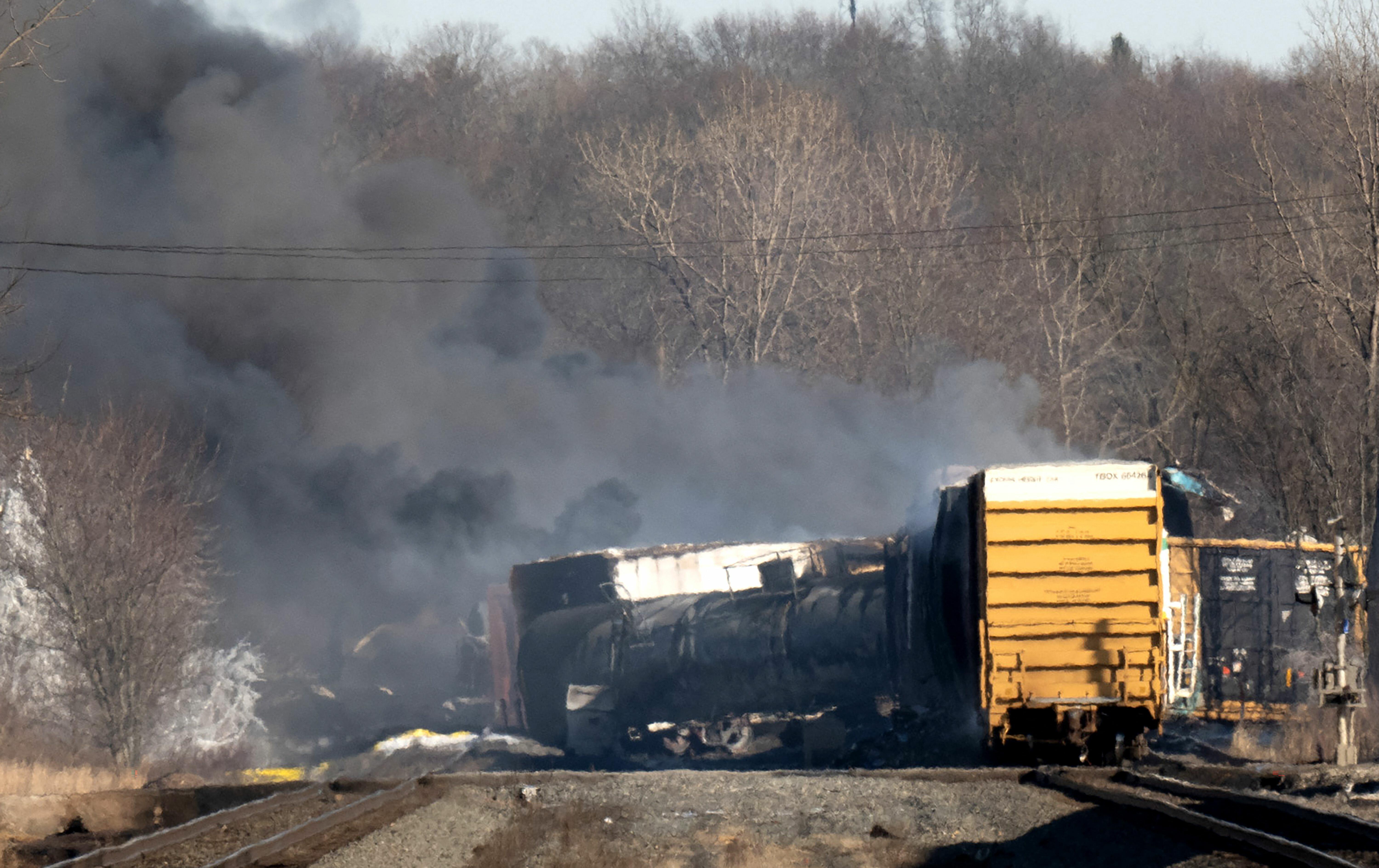 Катастрофа в сша сегодня. Ohio крушение поезда. Катастрофа в Огайо 2023 крушение поезда. Крушение поезда в США С химикатами.