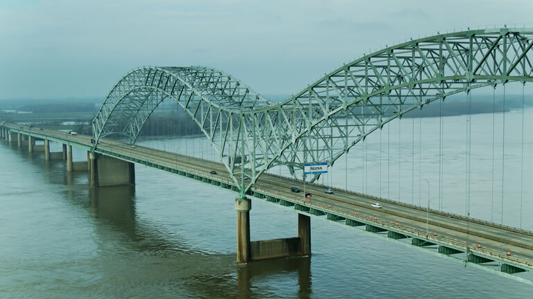 Interstate 40 Entering Arkansas on the Hernando de Soto Bridge