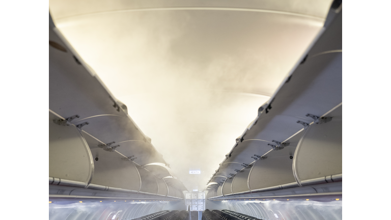 Aircraft cabin with vapor condensation due to differences of temperature.