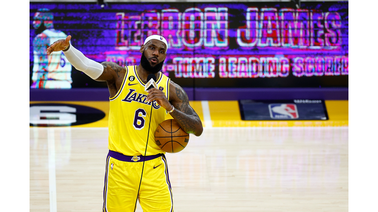 Oklahoma City Thunder v Los Angeles Lakers