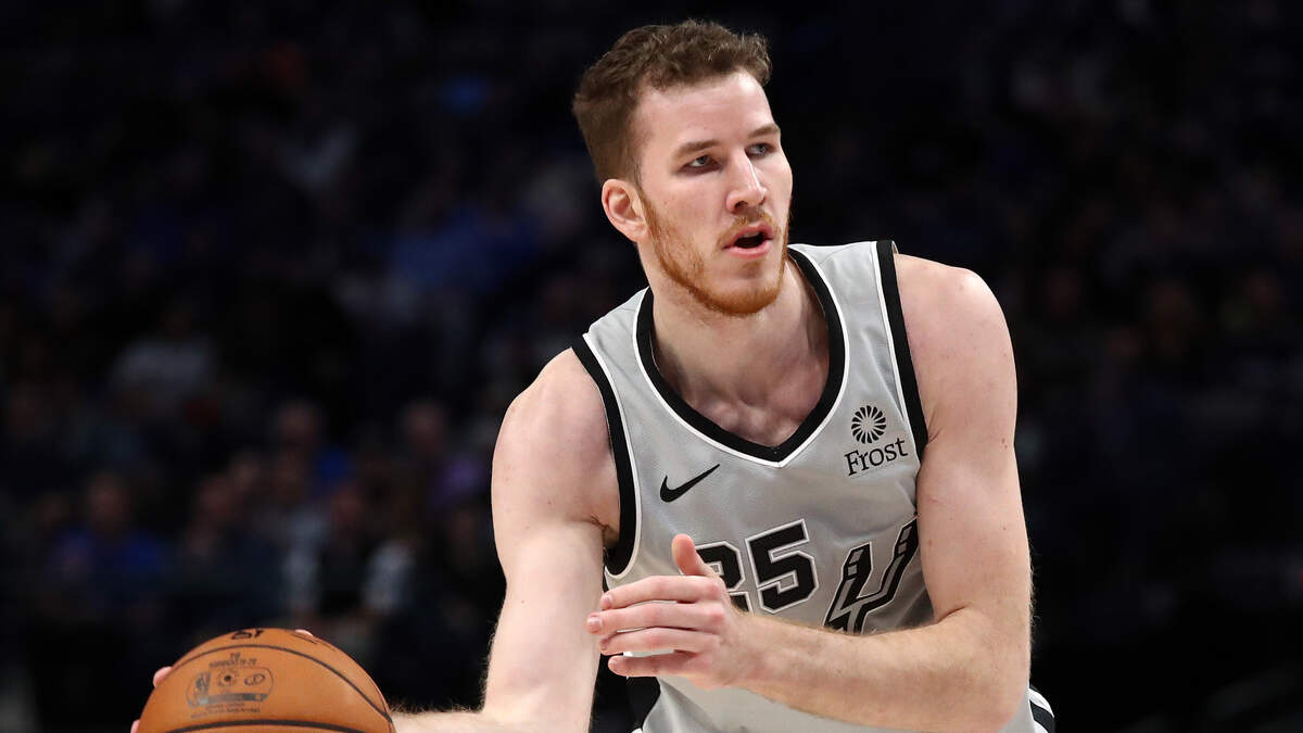 Spurs agree to trade Jakob Poeltl to Raptors for Khem Birch, 2024 first-round  pick, per report 