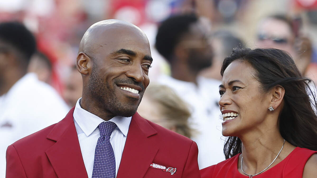 Roanoke's Ronde Barber enshrined into Pro Football Hall of Fame