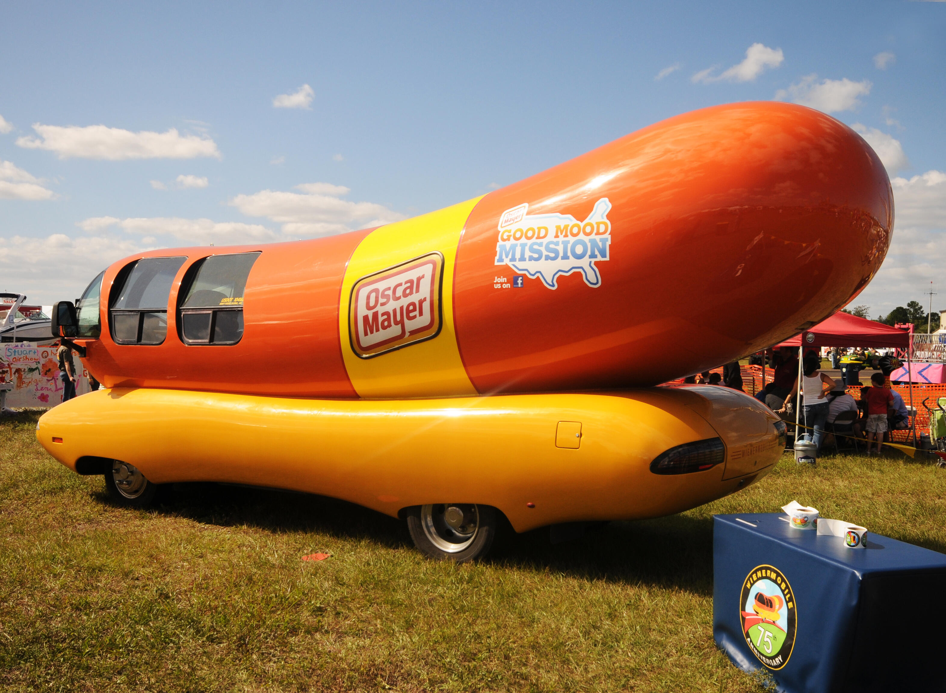 The Oscar Mayer Wienermobile Is Sadly Getting A New Name Iheart 