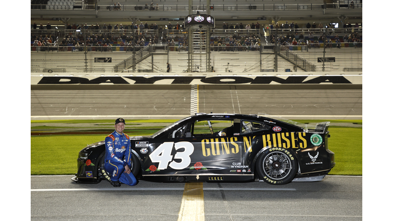 Guns N' Roses Sponsoring Car Racing in Daytona 500