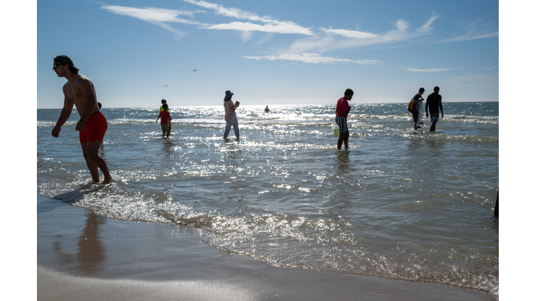 Beach University returns to Siesta Beach every Thursday in March