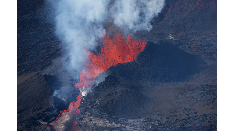 Mauna Loa Volcano Erupts On Big Island Of Hawaii