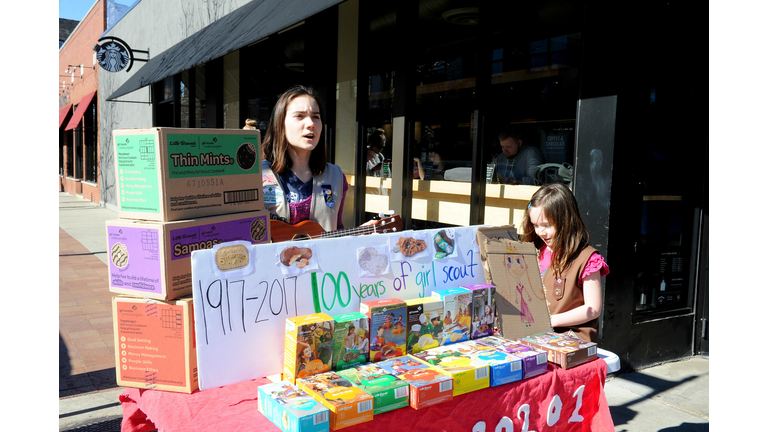 US-CULTURE-COMMUNITIES-GIRLSCOUTS-COOKIES