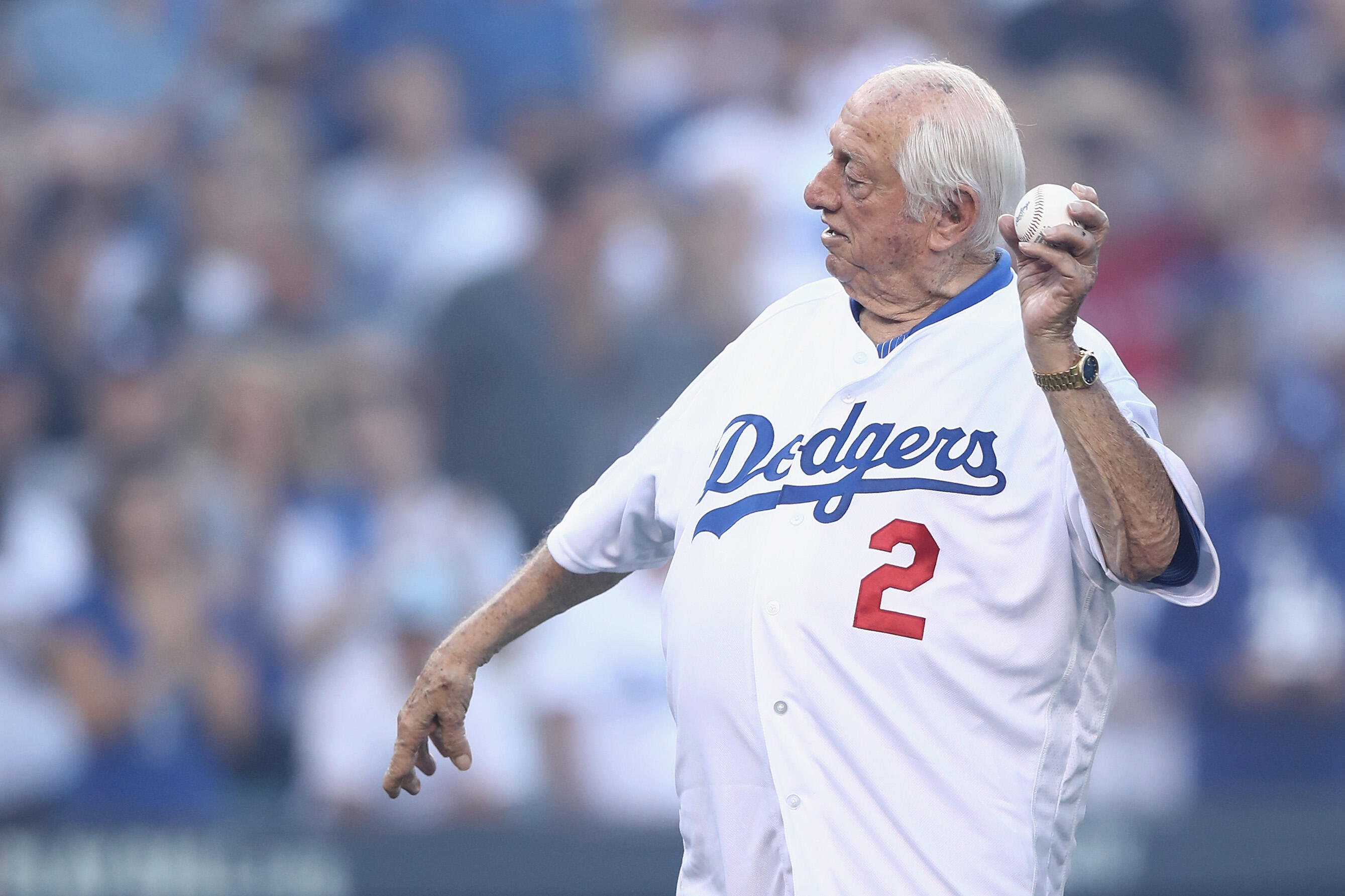 Stretch of 5 Freeway named after Dodgers legend Tommy Lasorda