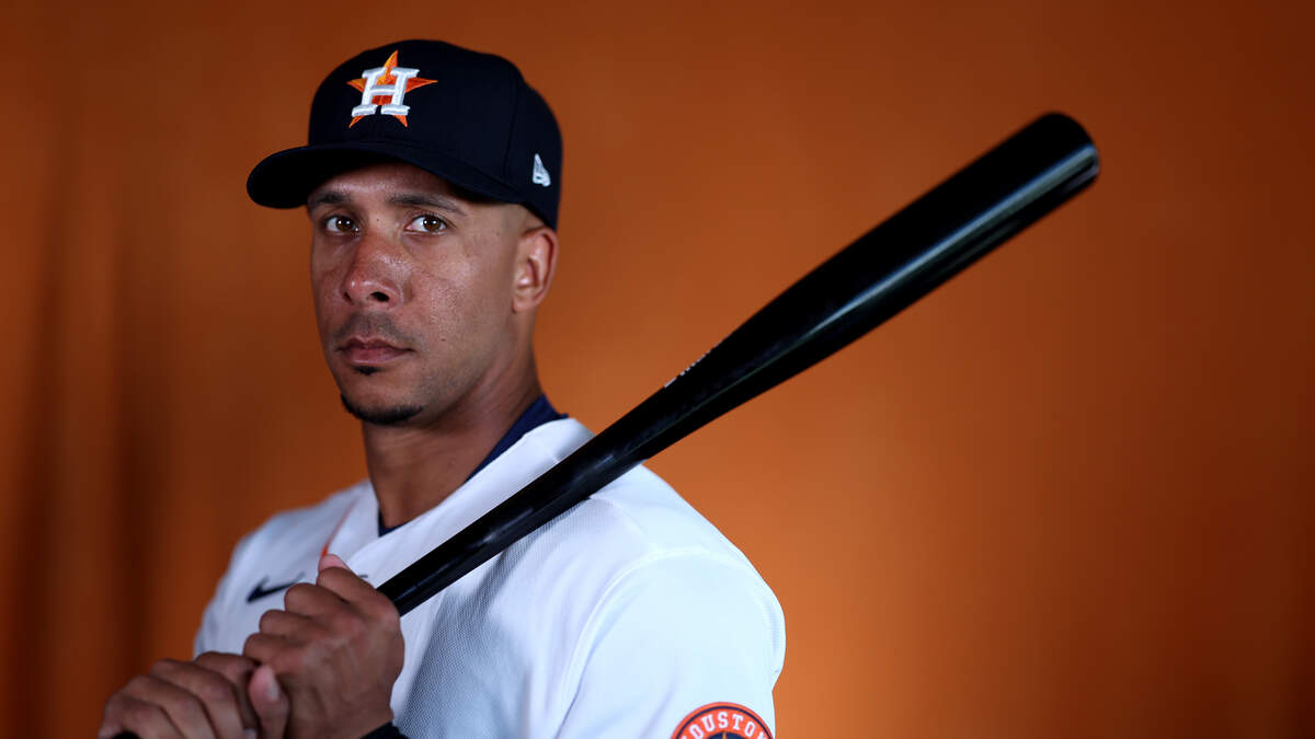 Astros' Brantley intends to play in 2023