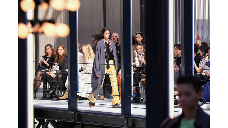 Louis Vuitton : Runway - Paris Fashion Week - Womenswear Spring/Summer 2023