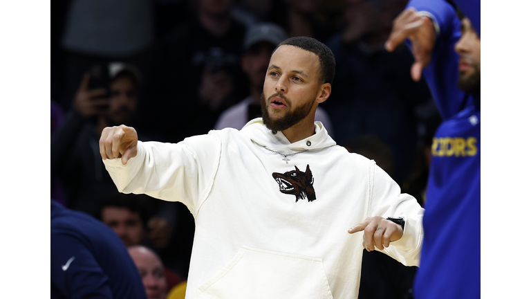 Golden State Warriors v Los Angeles Lakers