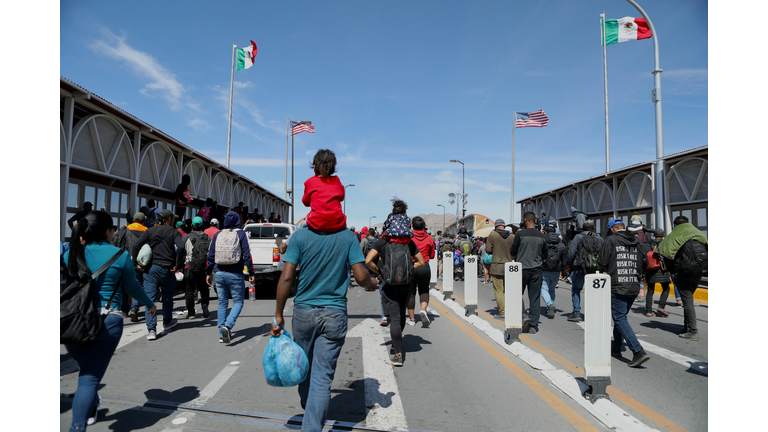 TOPSHOT-MEXICO-US-MIGRATION-BORDER