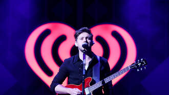 Niall Horan Hits "Hot Ones"