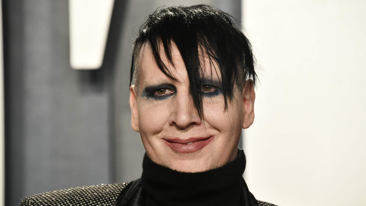 Lawsuit Against MARILYN MANSON For Spitting Incident Revived In Court