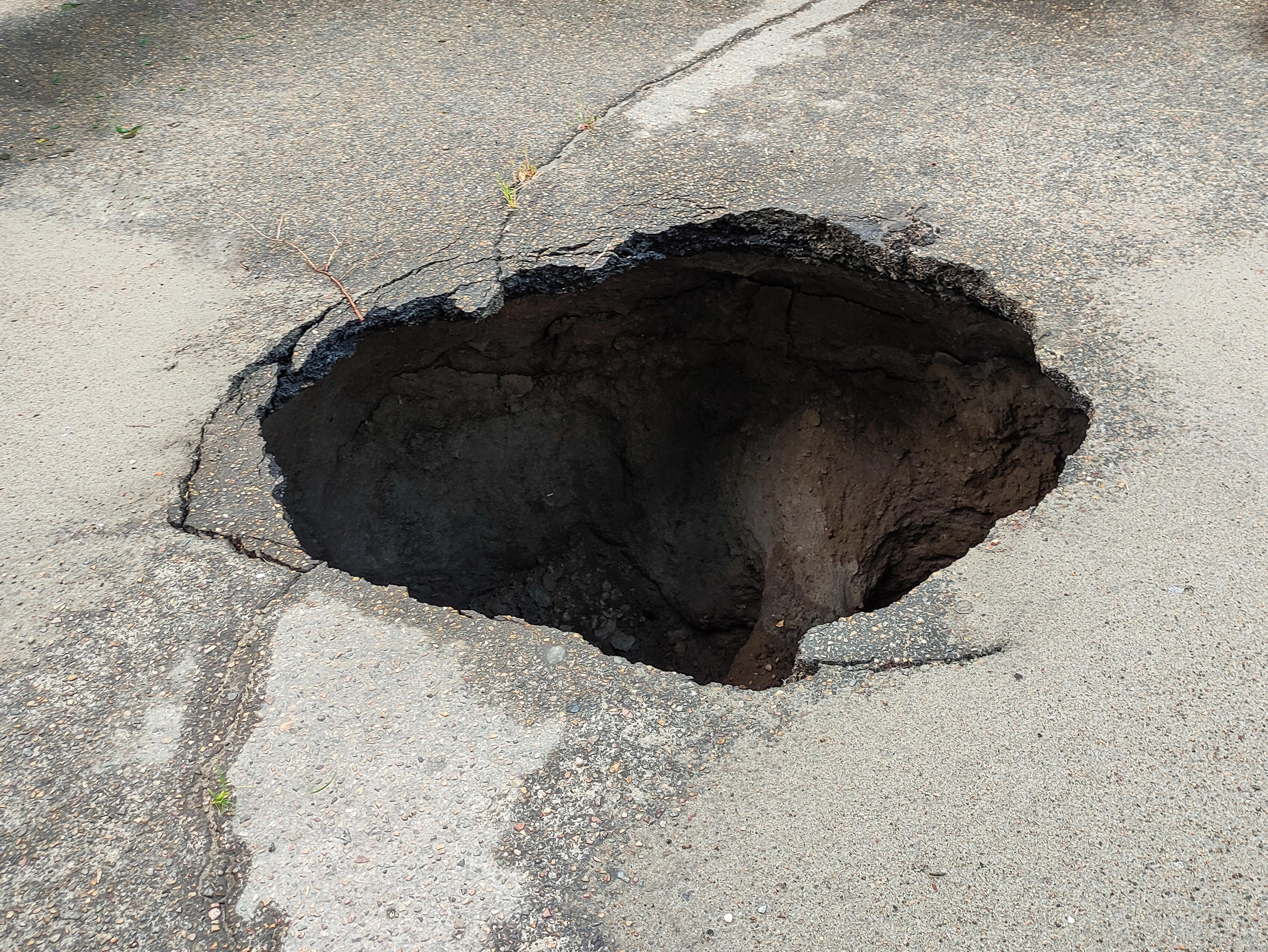 Massive Florida Sinkhole That Swallowed Man In 2013 Reopens | IHeart