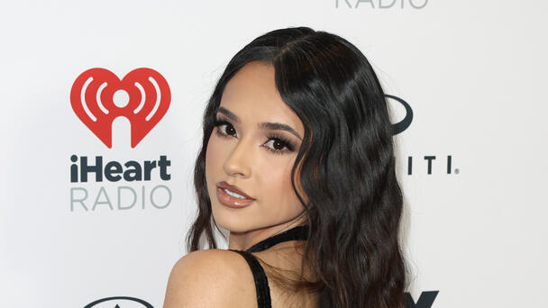 Nueva canción de Becky G "Arranca"  le cae como anillo al dedo a Sebastian
