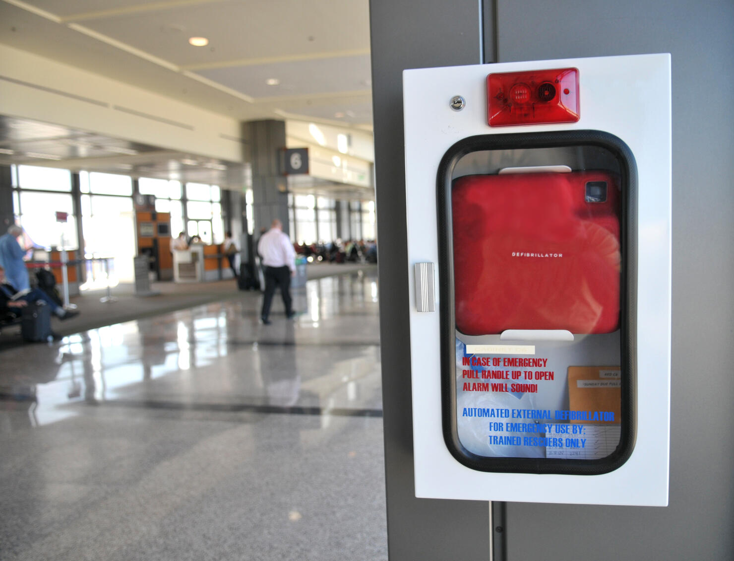 Defibrilator in Airport