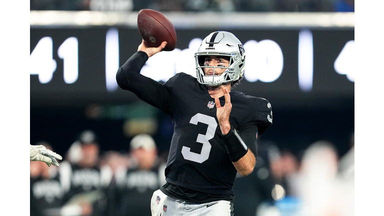Kansas City Chiefs v Las Vegas Raiders