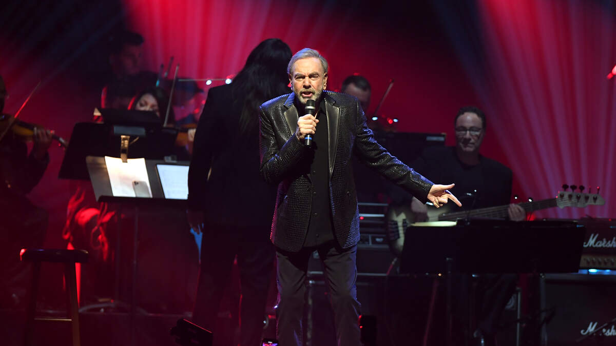 Neil Diamond opens up about accepting his Parkinson's diagnosis