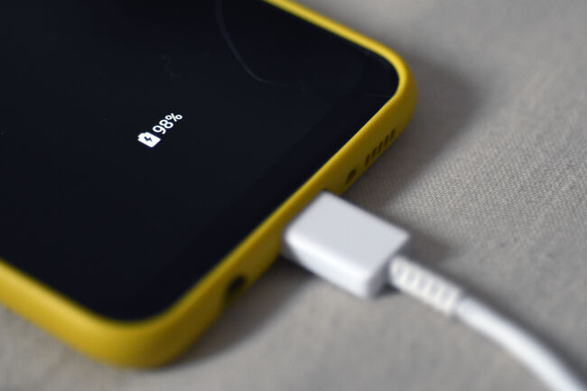 Cell phone charging battery