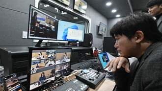 [VIDEO] Youtuber, recibe un tiro mientras hacía Broma en centro comercial! 