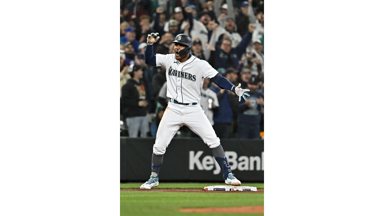 Castillo, Kelenic lead Mariners to 1-0 win over Rockies