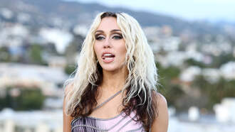 Dog Sings Miley Cyrus "Flowers"