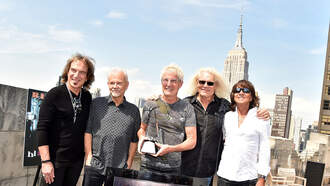 Bruce Hall Of REO Speedwagon Vs Gator [VIDEO]