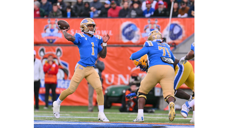Tony the Tiger Sun Bowl - Pittsburgh v UCLA