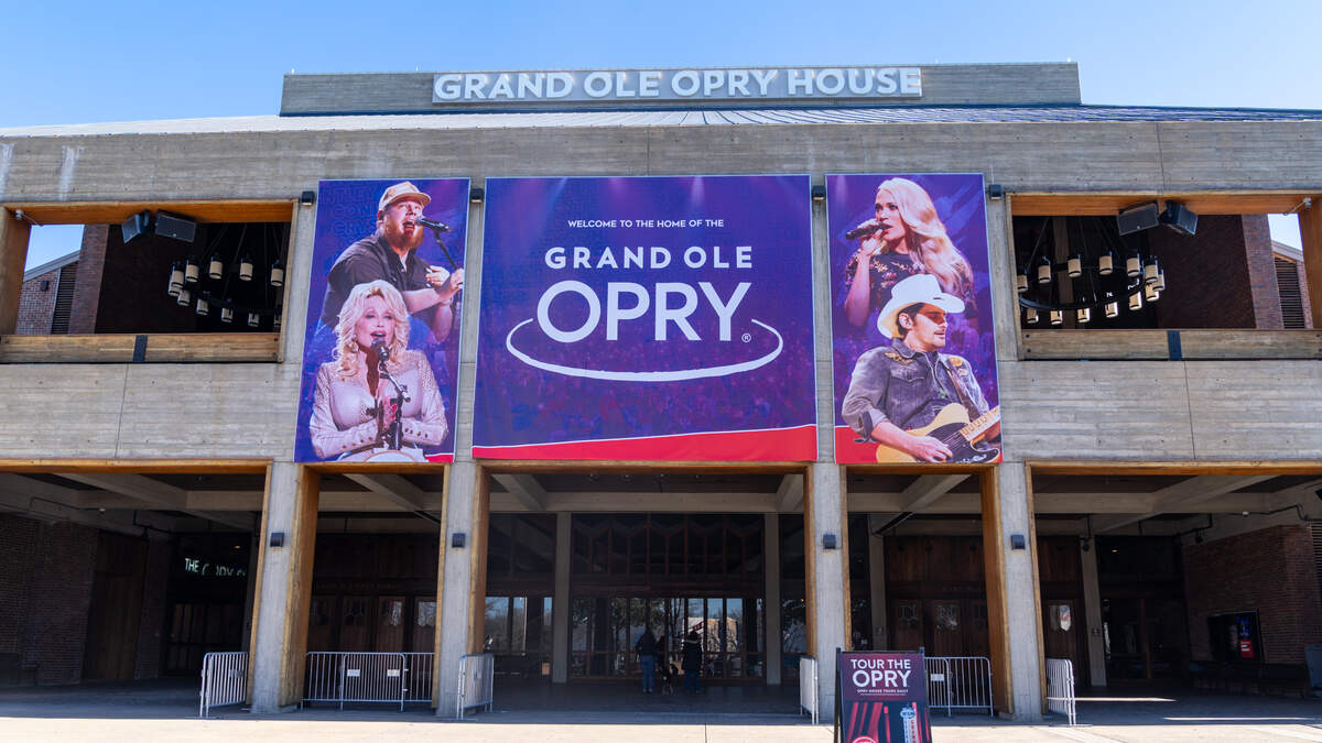 10 days of country stars for this year's Opry Country Christmas | KAT ...