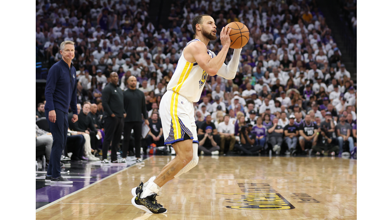 Golden State Warriors v Sacramento Kings - Game Seven