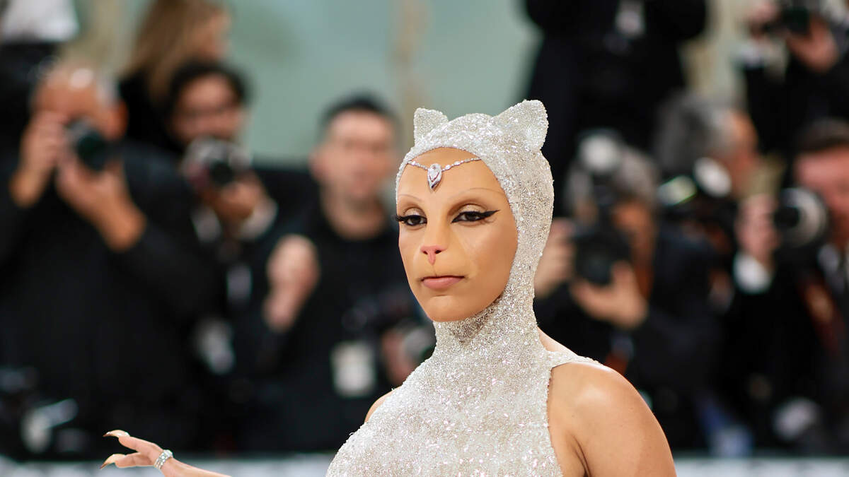 Doja Cat Becomes an Actual Cat for Met Gala | 106.1 KMEL | Cuzzin Dre