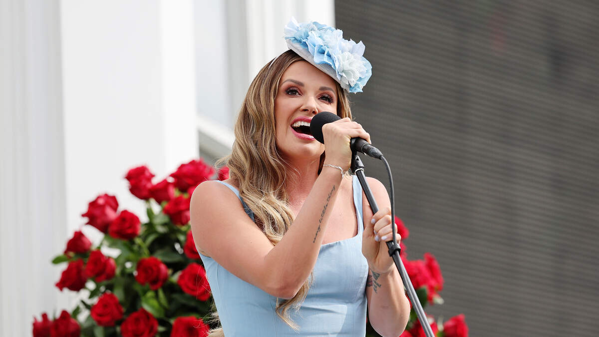 Carly Pearce Performs National Anthem at the Kentucky Derby 92.5 WPAP