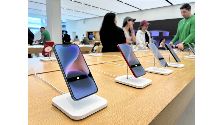 Apple Reports Quarterly Earnings