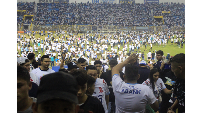 ELSALVADOR-FBL-ESA-STAMPEDE