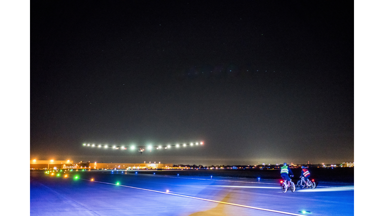 Solar Impulse 2 Dlies From Arizona To Oklahoma