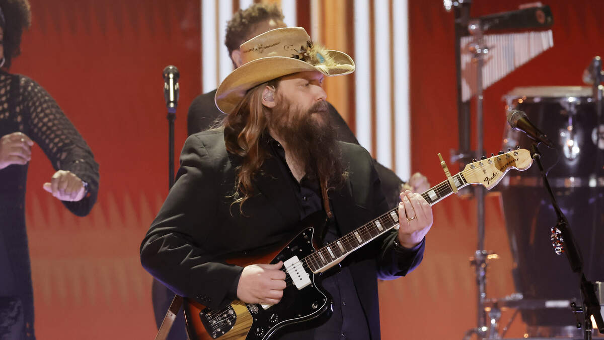 Chris Stapleton is coming to the CHI Health Center Omaha KAT 103.7FM