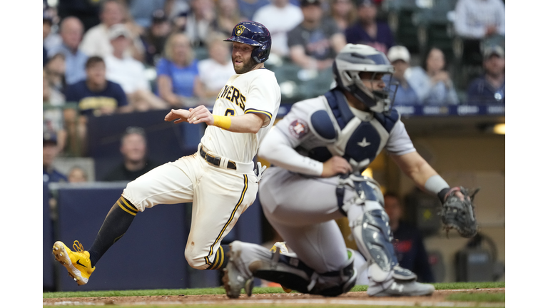 Houston Astros v Milwaukee Brewers
