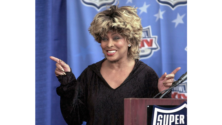 US singer Tina Turner speaks to reporter