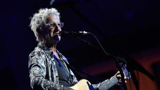 REO SPEEDWAGON'S KEVIN CRONIN ON "AMERICAN IDOL" FINALE!